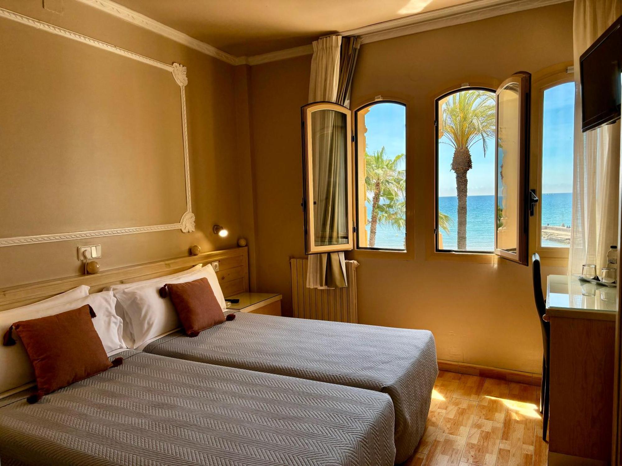 Hotel Celimar Sitges Bagian luar foto