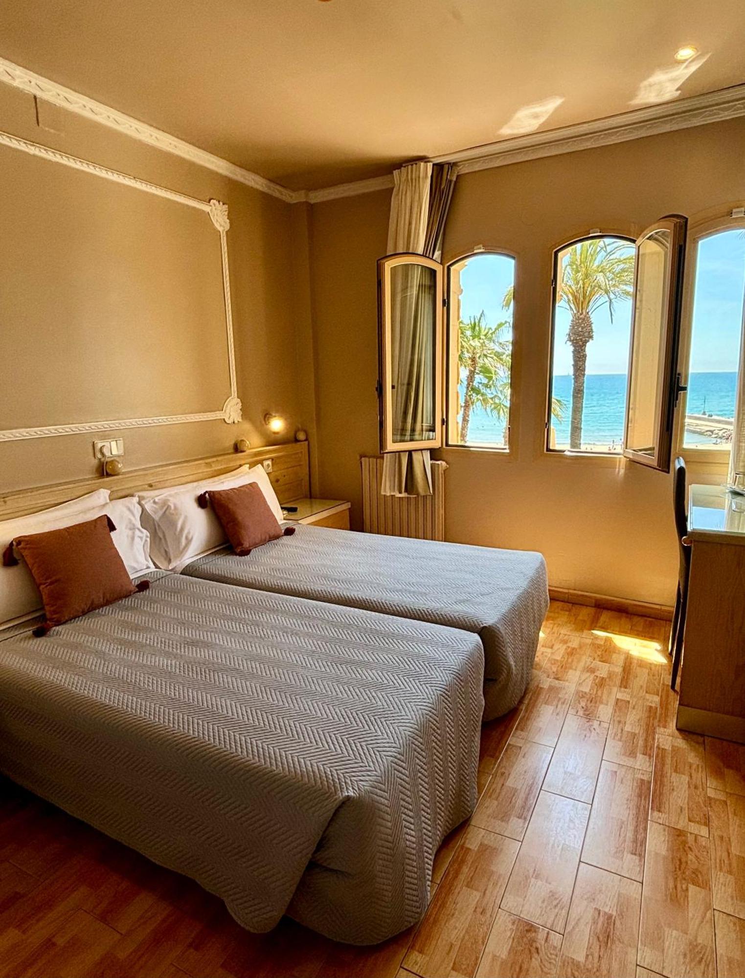 Hotel Celimar Sitges Bagian luar foto