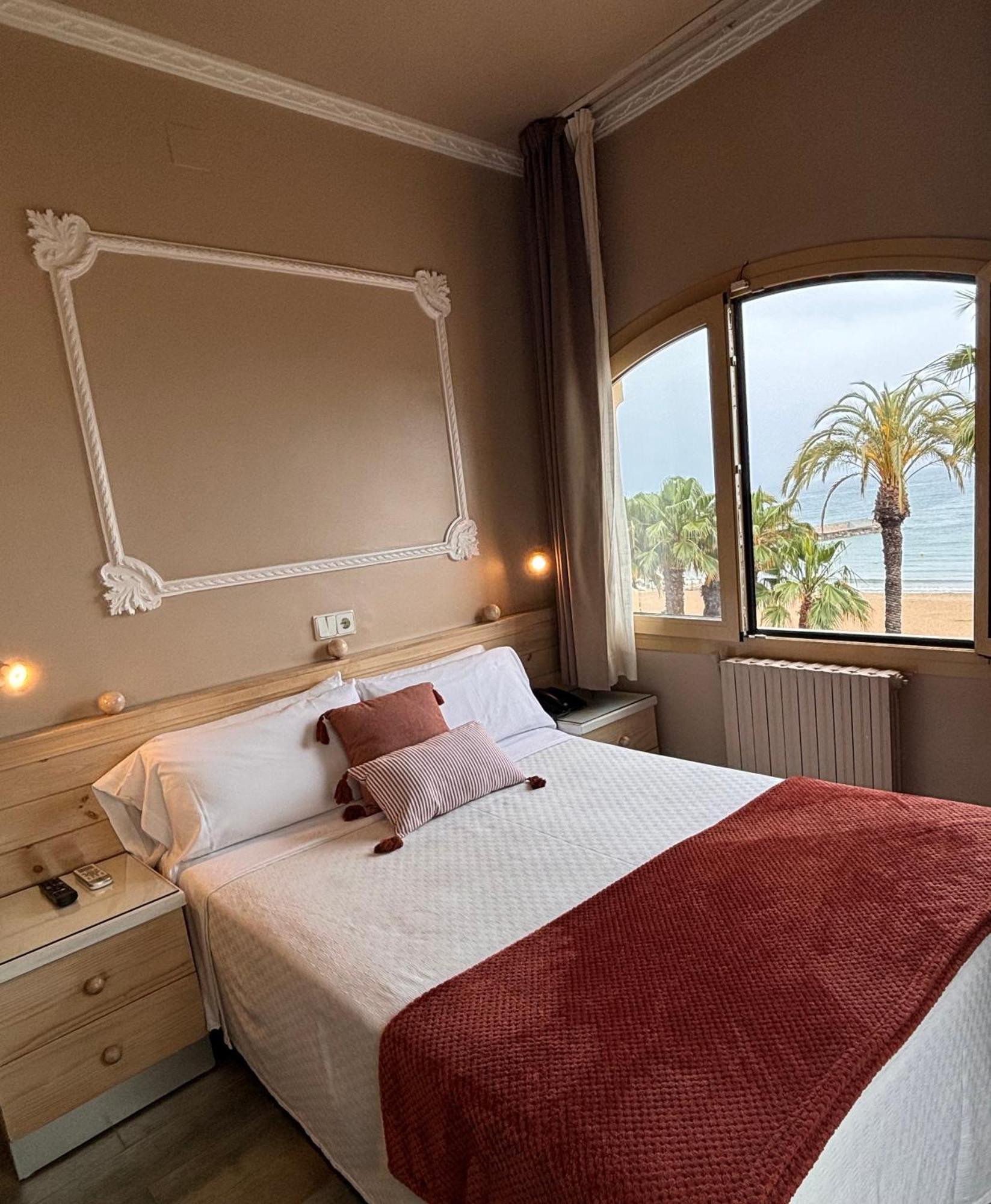 Hotel Celimar Sitges Bagian luar foto