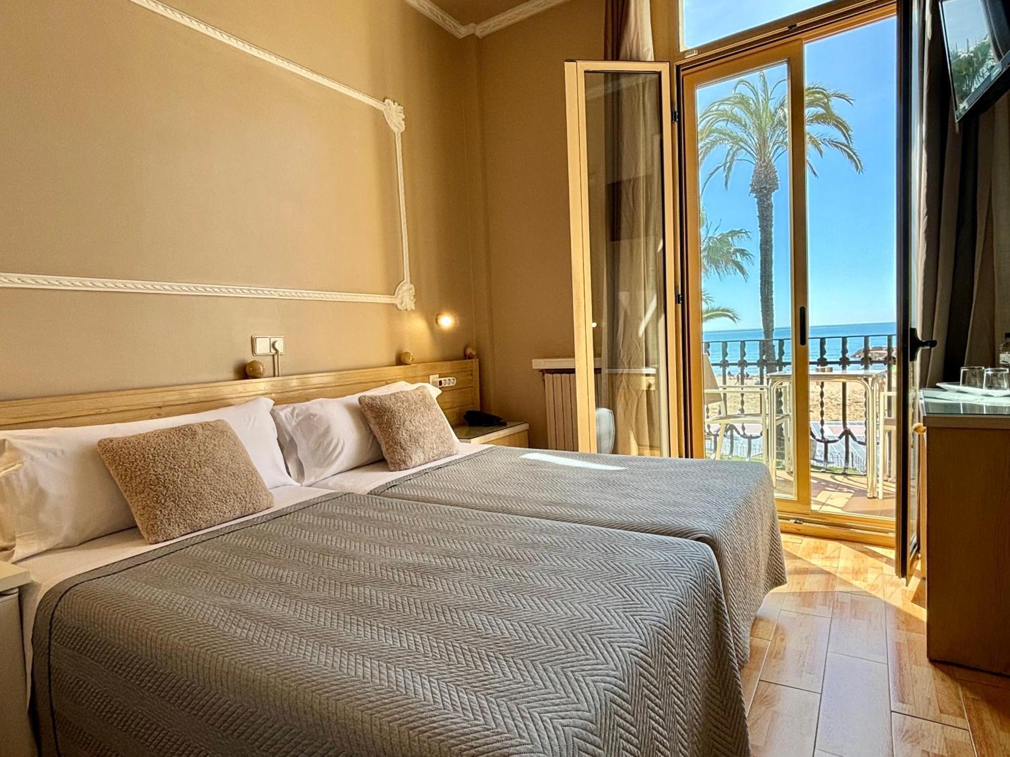 Hotel Celimar Sitges Bagian luar foto