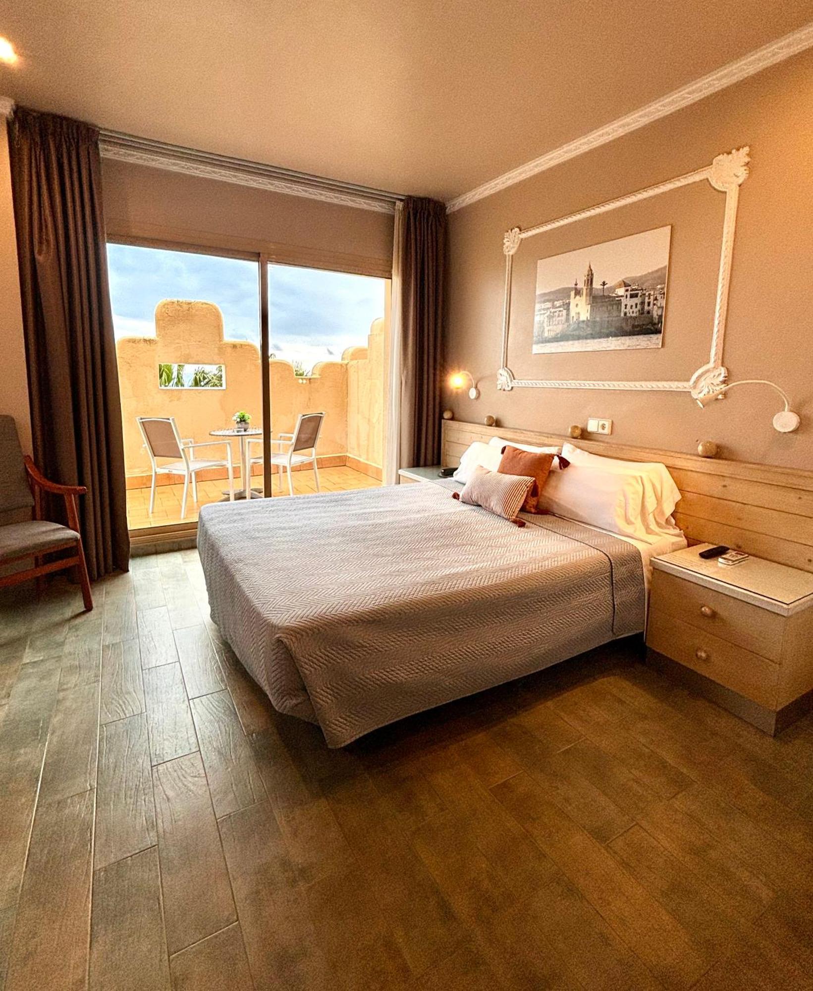 Hotel Celimar Sitges Bagian luar foto
