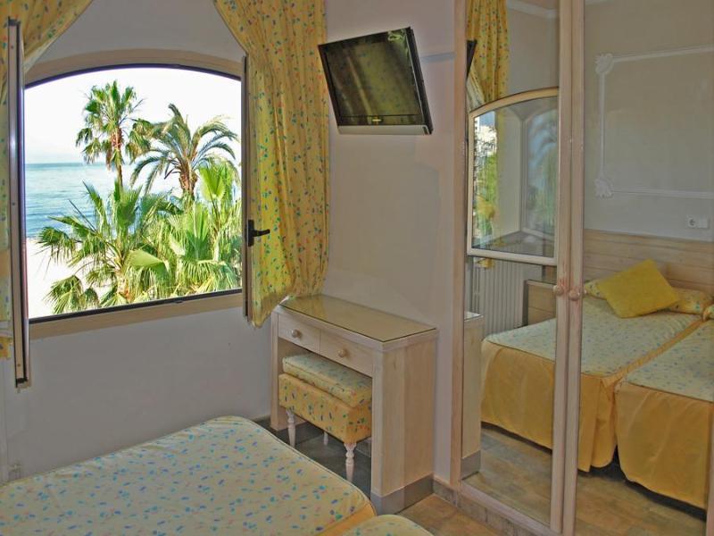 Hotel Celimar Sitges Bagian luar foto