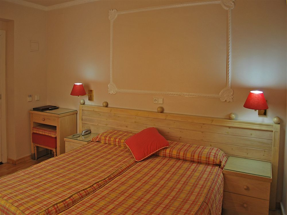 Hotel Celimar Sitges Bagian luar foto