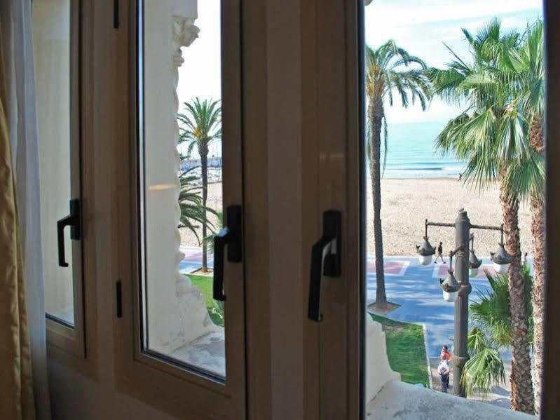 Hotel Celimar Sitges Bagian luar foto