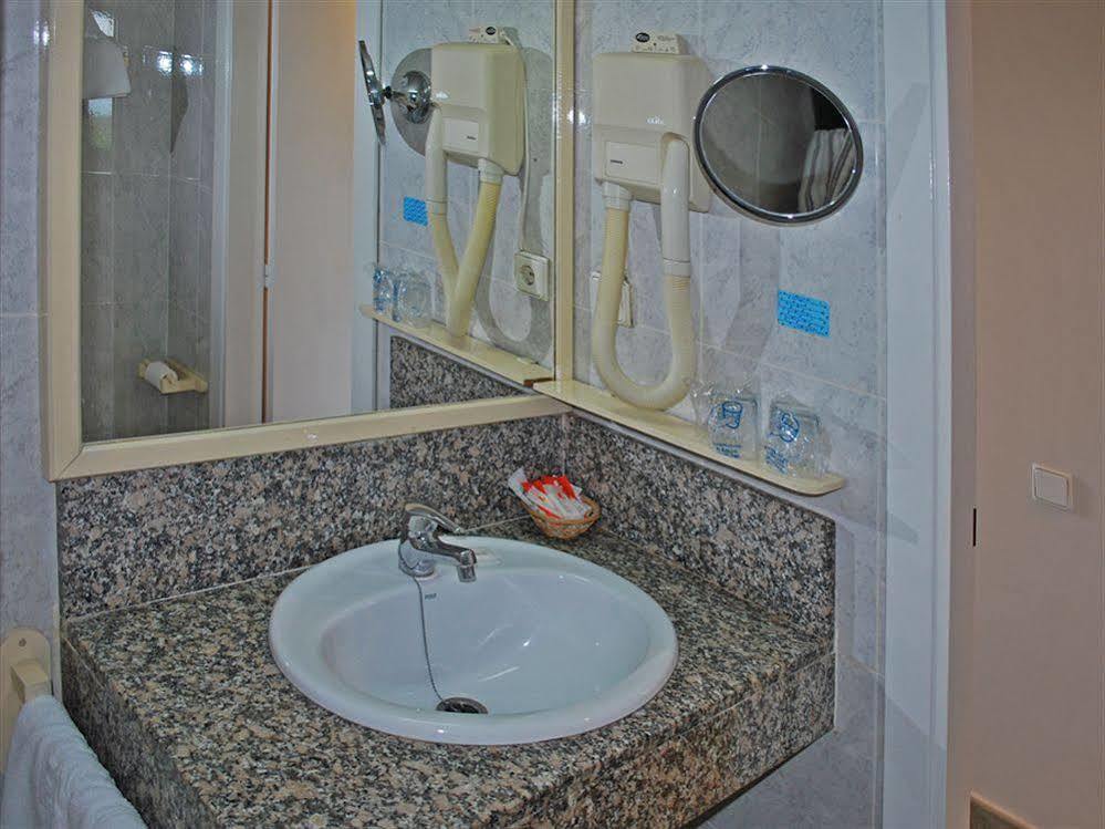 Hotel Celimar Sitges Bagian luar foto