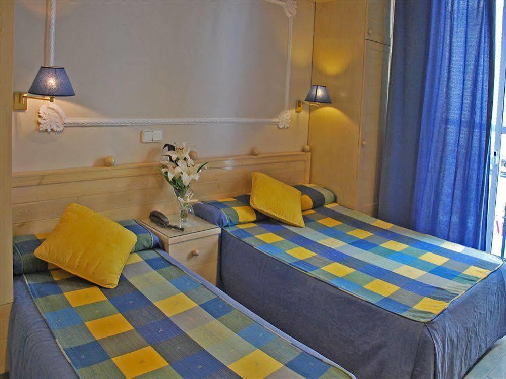 Hotel Celimar Sitges Bagian luar foto